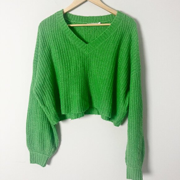 Mi Ami Sweaters - 2/$30 Mi Ami Green V-neck Cable  Boxy Sweater Large